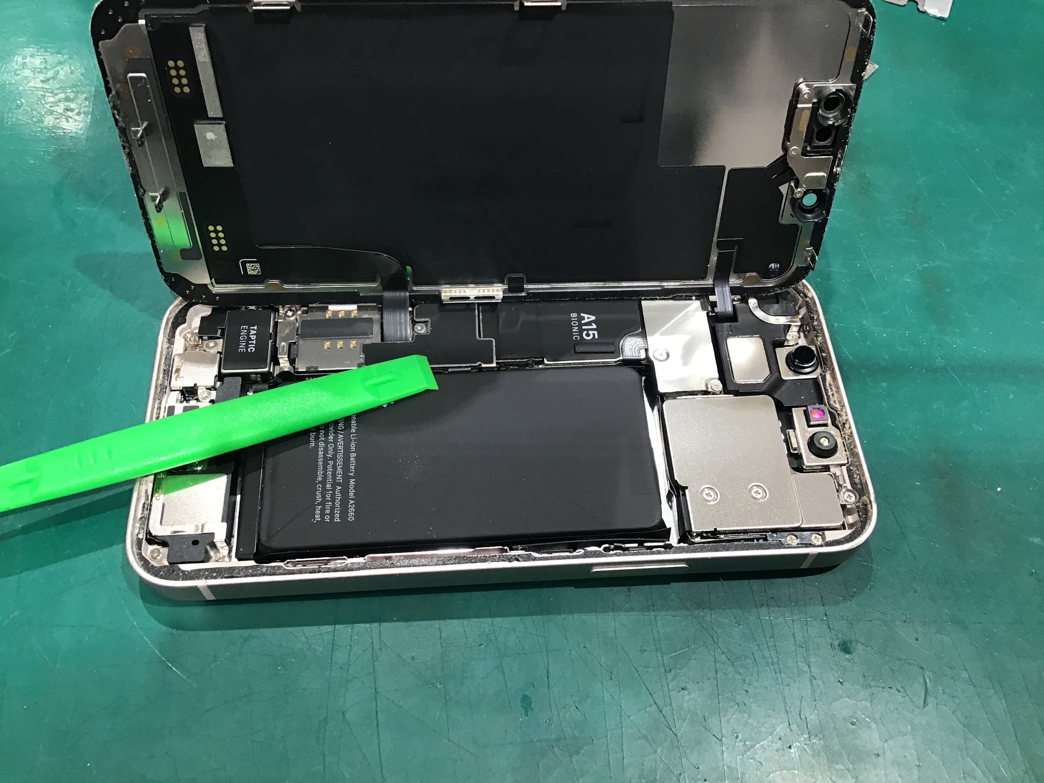 iPhone13miniのバッテリー交換はスマホ修理工房丸井錦糸町店にお任せください！